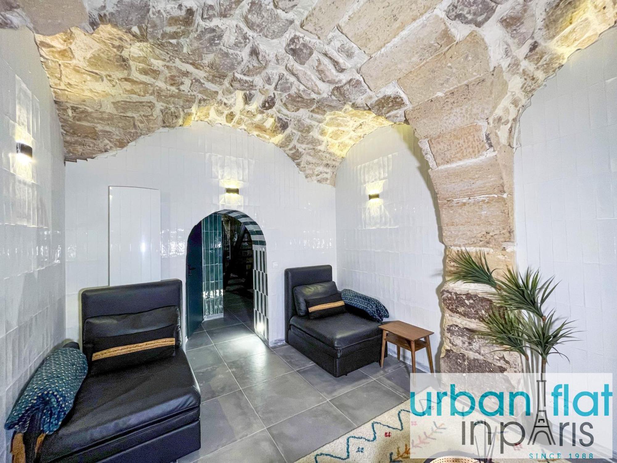 Urban Flat 31 - Charming Triplex In Appartement Parijs